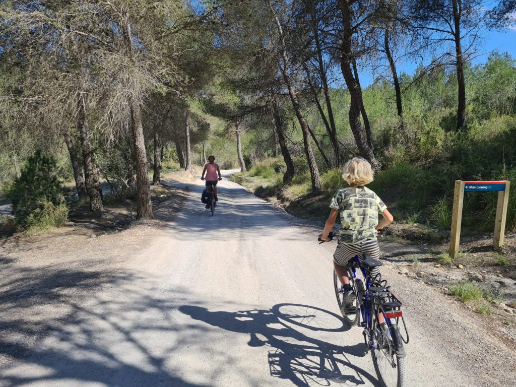 EV8 Valencia - Girona | naaldbossen en fietsen in Parc del Garraf | Fietsmagie